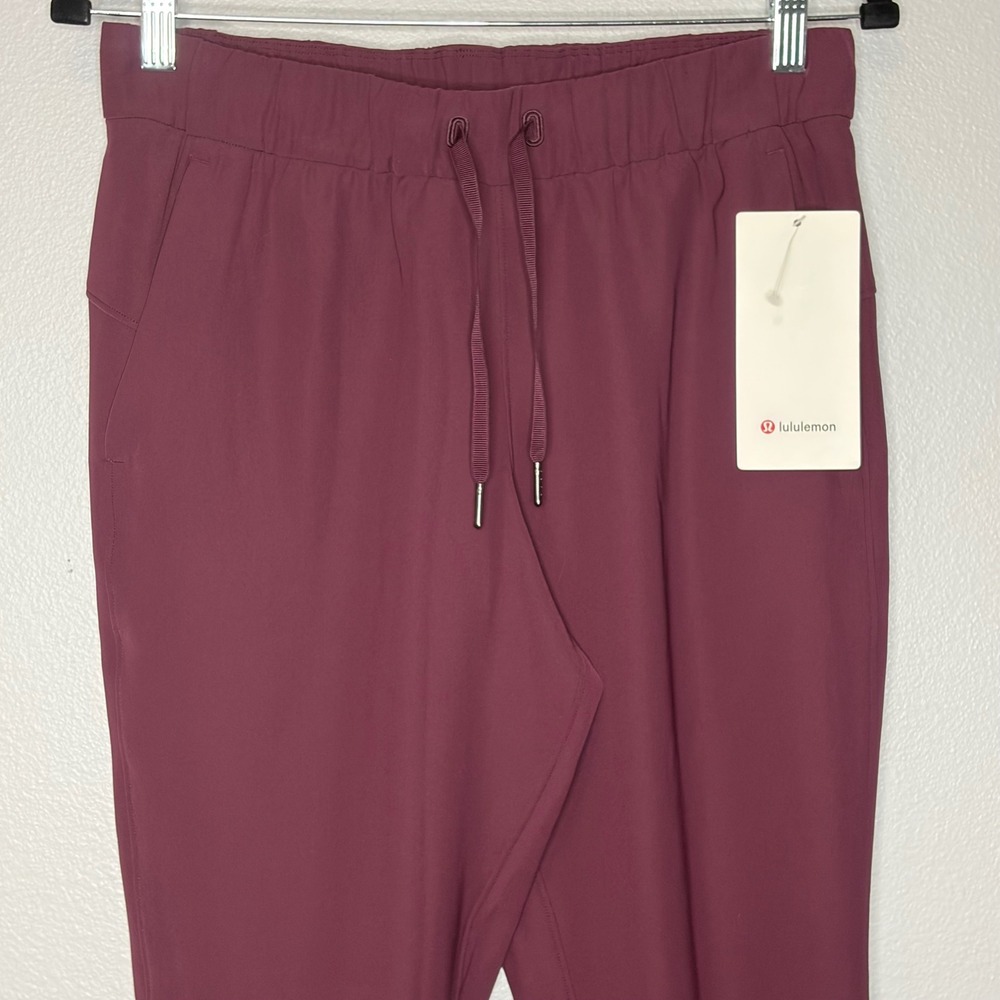 Lululemon On the Fly Jogger 28 Cassis Burgundy LW5BZDS Women Size 6 New Athletic - Picture 4 of 13